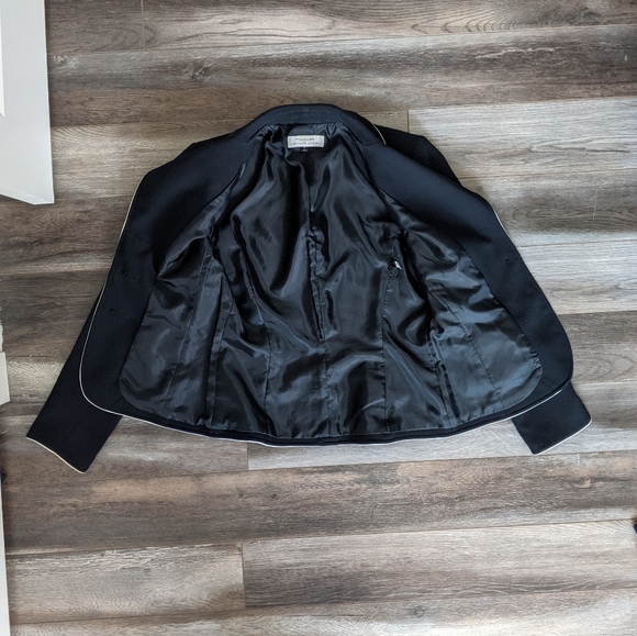 Tahari Arthur S. Levine Tailored Blazer - Picture 5 of 7